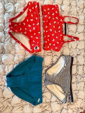 abercrombie kids 5/6 Swim set and 2 bottoms Bundle Good Condition